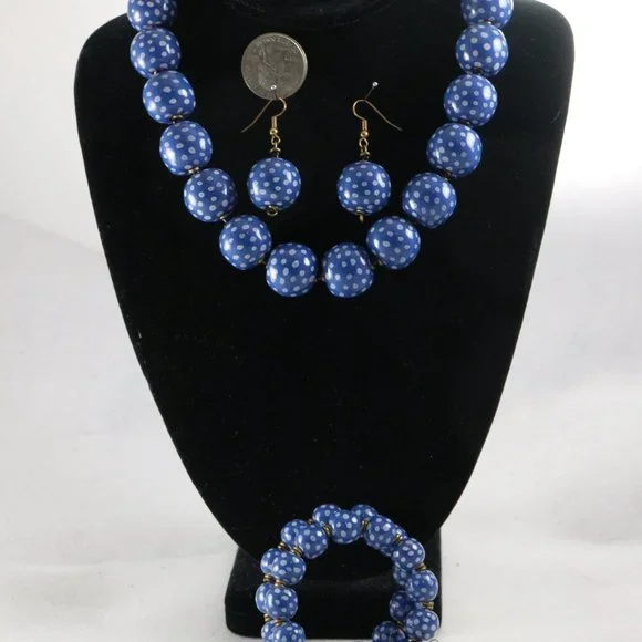 KAZURI Beads Candy TingTing 18 inch Blue/White Necklace + Earrings + Bracelet - Picture 3 of 11